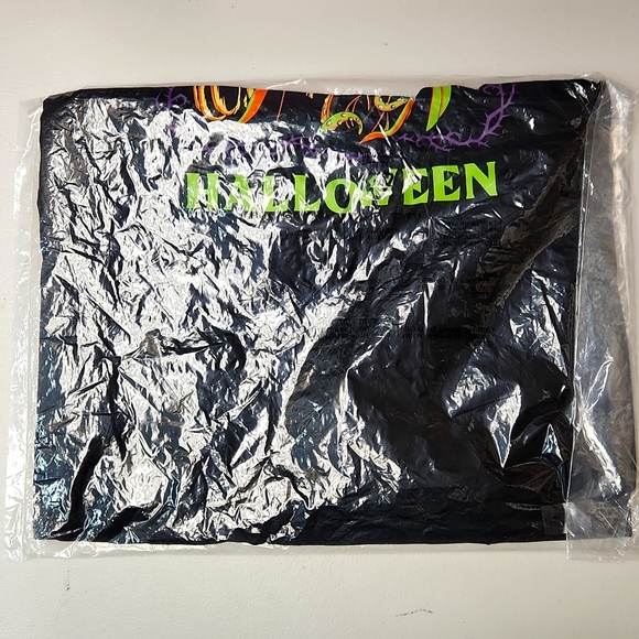❤️NWT VINTAGE TORRID TEE DISNEY VILLAINS QUEENS OF HALLOWEEN SUPER SOFT SIZE 1X - Picture 5 of 11